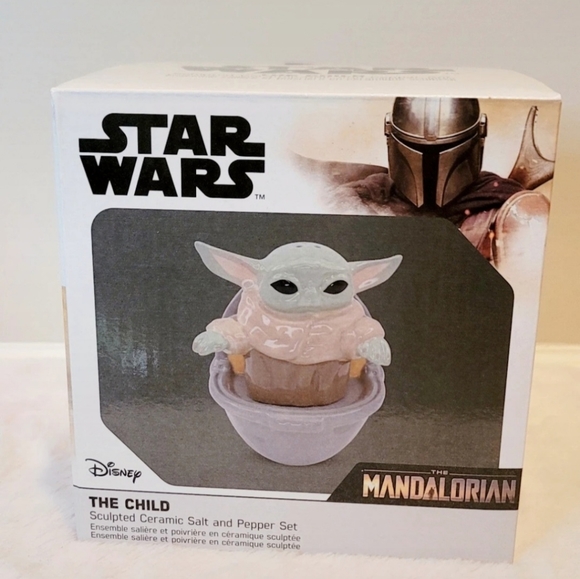 Star Wars - Yoda The Child sculpted Ceramic Salt Pepper Shaker set Mandalorian - Picture 1 of 6